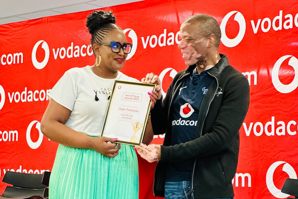 Receiving the Award – Ts’episo Lesala on behalf of Fegile Tshabalala – Front Runner | Call Center