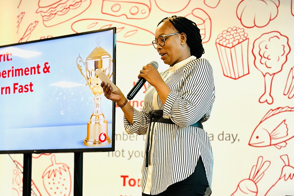 Moliehi Makhetha – EHOD HR giving away awards